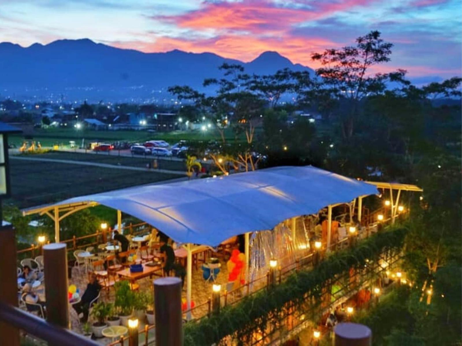 Villa Estetik Di Malang Ngoại thất bức ảnh